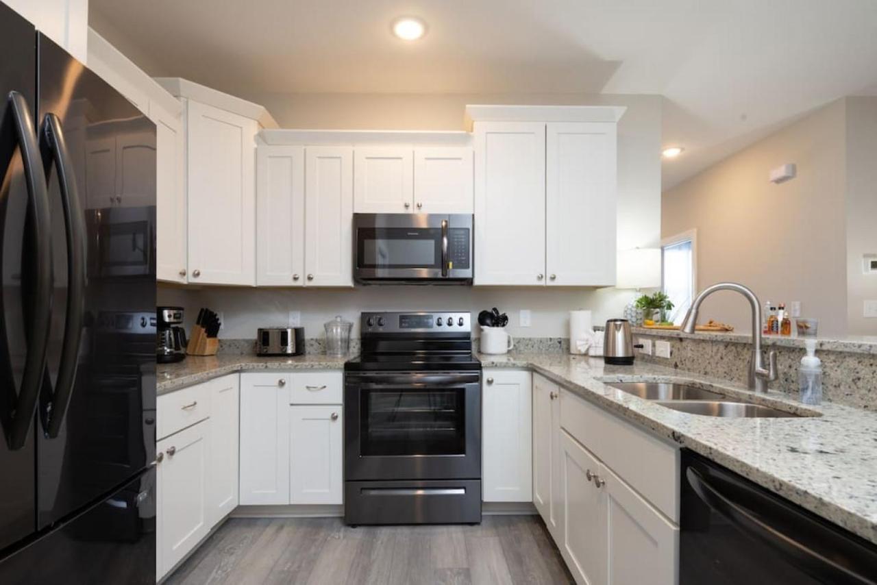 Lovely 4Br King Beds Steps To Beach And Pier G Myrtle Beach Bagian luar foto